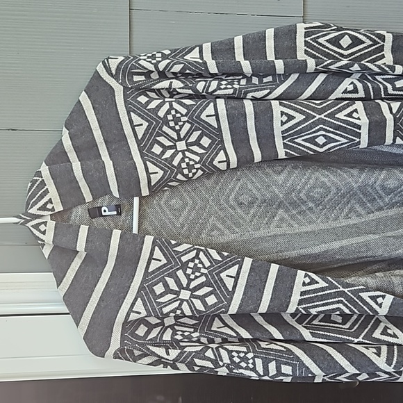 Ladies Aztec handkerchief open wrap med - large - Picture 3 of 7